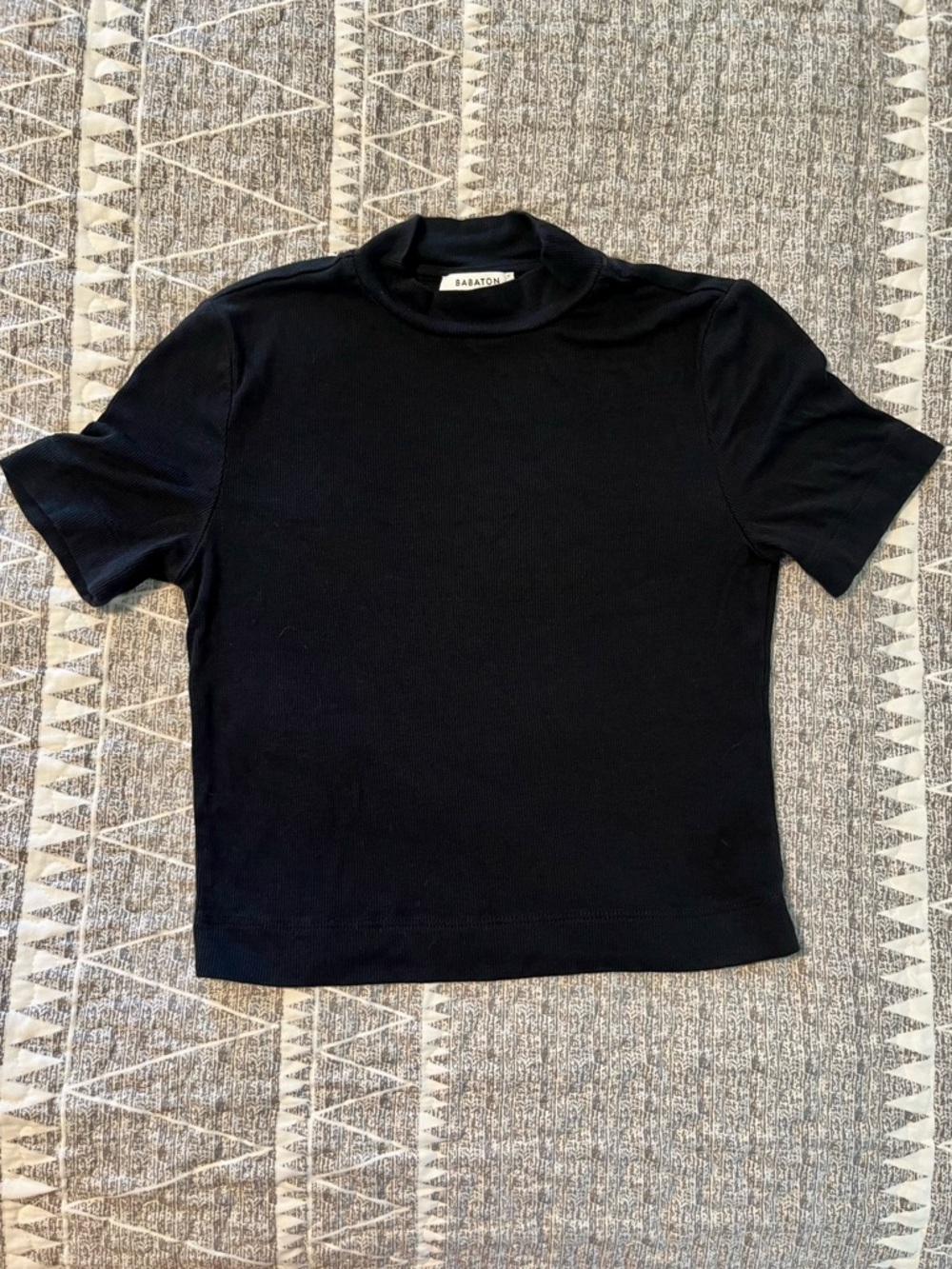 Aritzia Babaton Ribbed Mock Neck Cropped Top Black Short Sleeve Size S